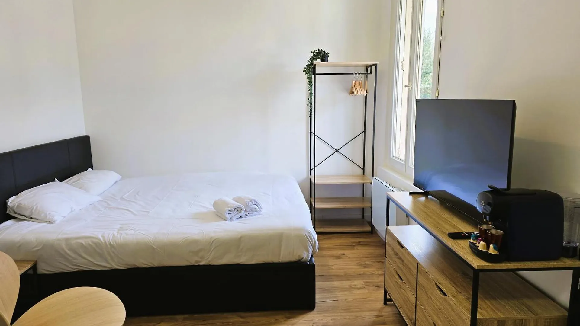Nero Studio Confort Tt Equipe! Villejuif Paris Metro 7